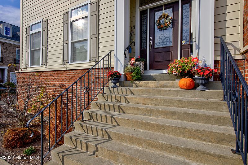 3rd image of 13 Sudbury Square