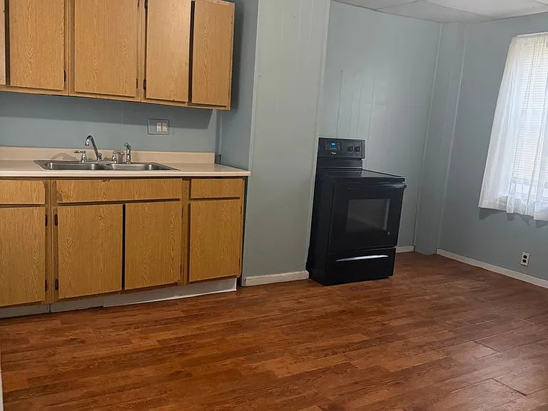 409 Evergreen Rd — Photo 3