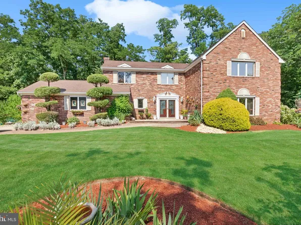 10 Red Hawk Rd N, Colts Neck, NJ 07722