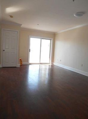 3rd image of 86 E Howard St Unit 401