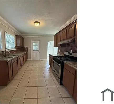 1437 Woodland Ave SW — Photo 3