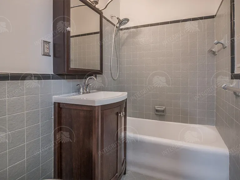 229 Ward Pkwy — Photo 24
