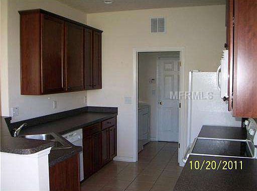 5th image of 203 Foxglove Way
