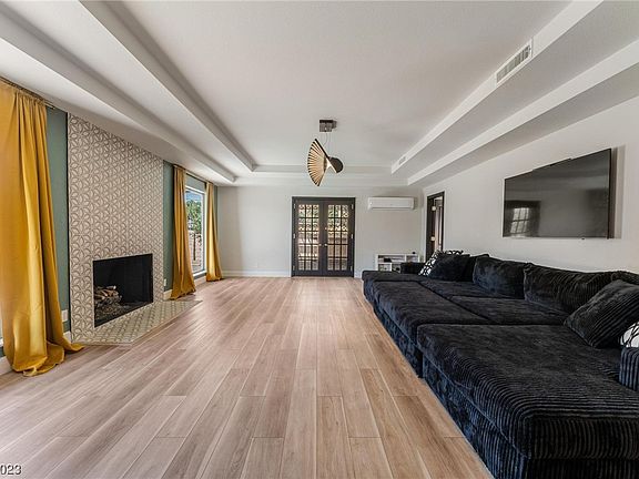 5th image of 3410 Villa Hermosa Dr