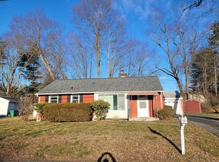 38 Cottage Grove Cir, Bloomfield, CT 06002