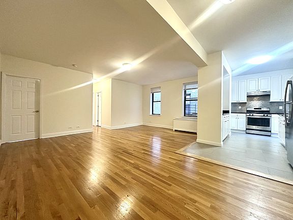 3rd image of 105 Pinehurst Ave APT 48