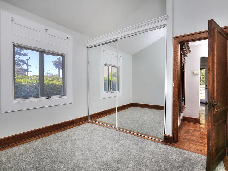 2135 De La Vina St #B — Photo 14