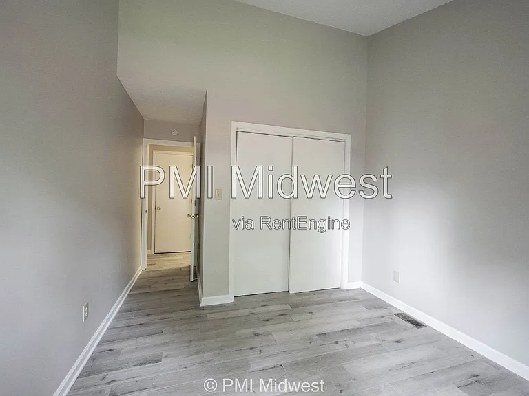 120 E King St — Photo 14