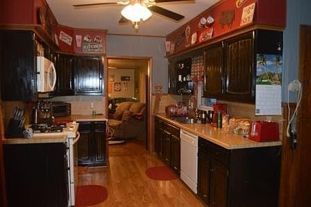 5th image of 710 E Main St
