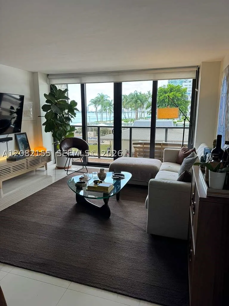 1 bed, 2.0 bath, 768 sqft, $2,900 — Photo 2