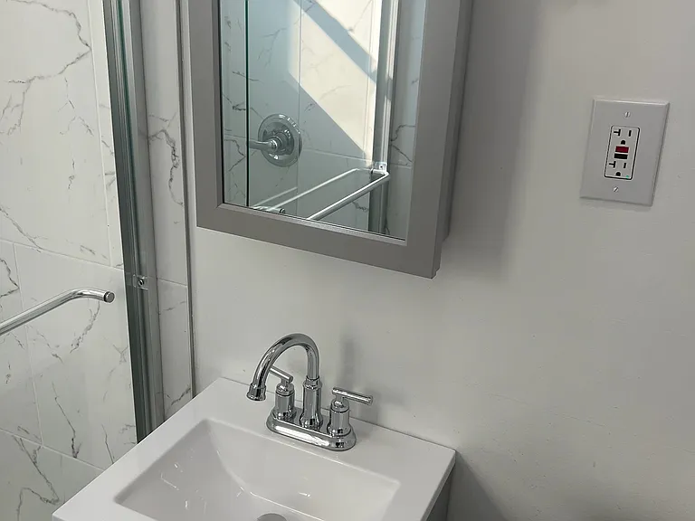 77 Laidlaw Ave #3 — Photo 3