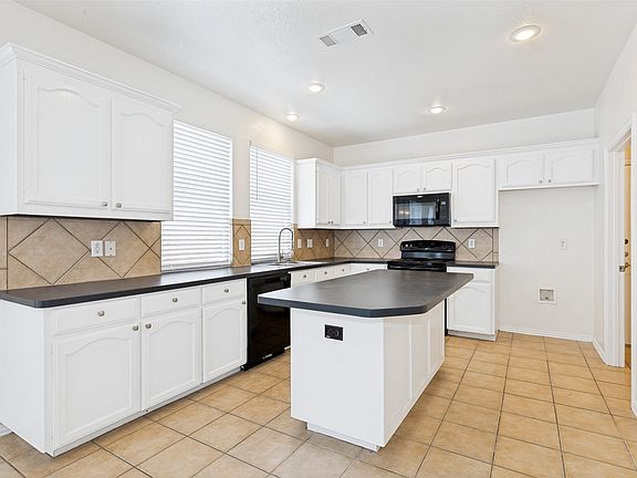 5th image of 11860 Porcupine Dr
