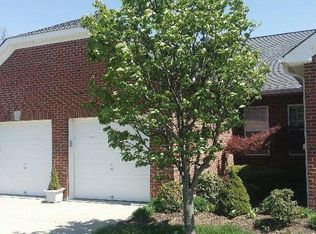 460 Woodlands Ridge Dr, Cincinnati, OH 45238