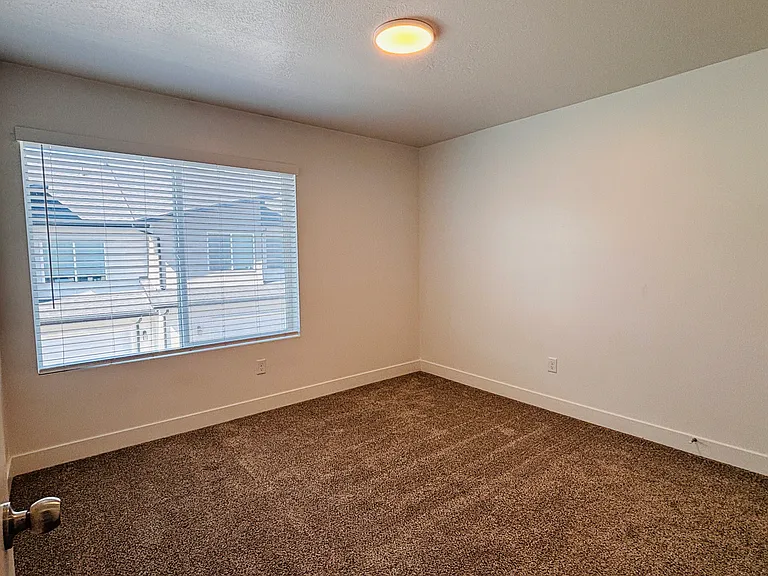 426 W 85 S — Photo 10