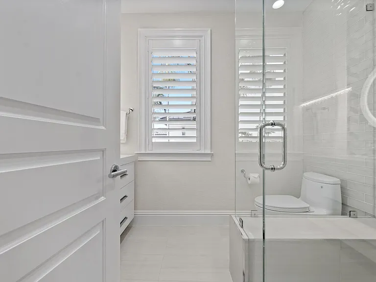7474 NE Bay Cove Ct — Photo 93