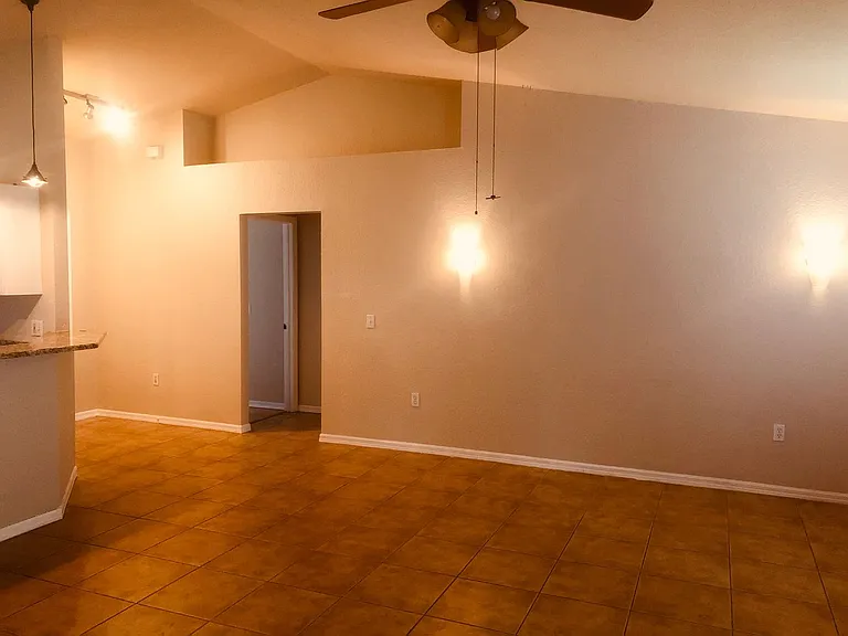 614 Camel Ln — Photo 6