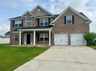 639 Red Oak Ln, Hinesville, GA 31313