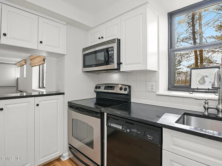 15 Lafayette Ct #1B — Photo 9