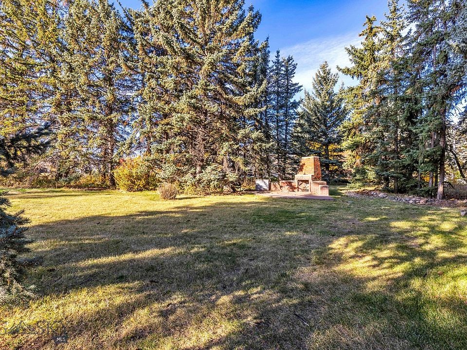 2nd image of 702 Blackmore Pl