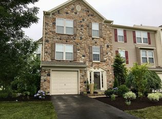 4366 Apple Blossom Dr, Center Valley, PA 18034