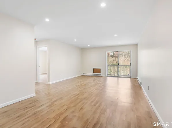 7 Hamilton Ave APT 32, Norwalk, CT 06854