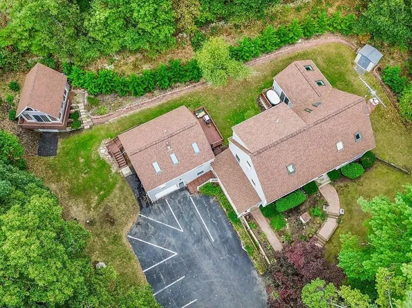 525-525R Thurston St, Wrentham, MA 02093