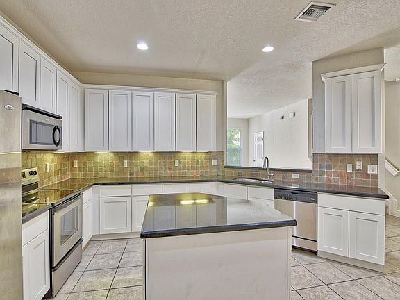 4th image of 1217 Cheval Dr