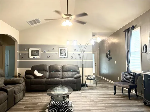 7950 Bluefin Trl, Union City, GA 30291