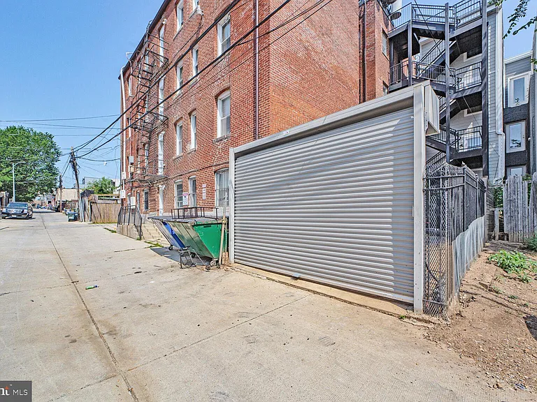 608 Irving St NW #1 — Photo 18