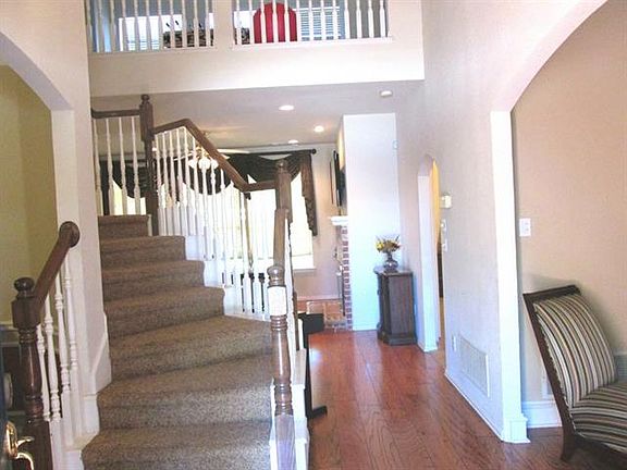 3rd image of 2704 Oates Dr