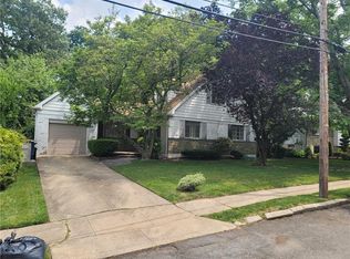 61 E Cheshire Pl, Staten Island, NY 10301