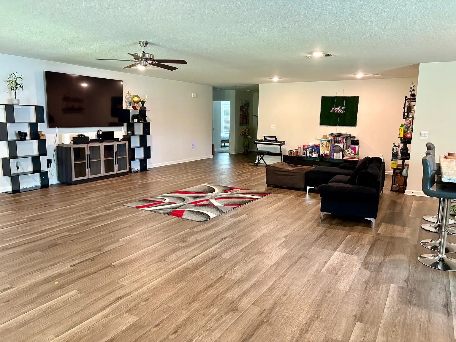 5 bed, 2483 sqft, $2,500 — Photo 4