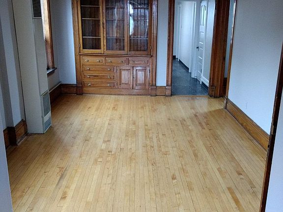 5th image of 2318 S Oakley Ave APT 1