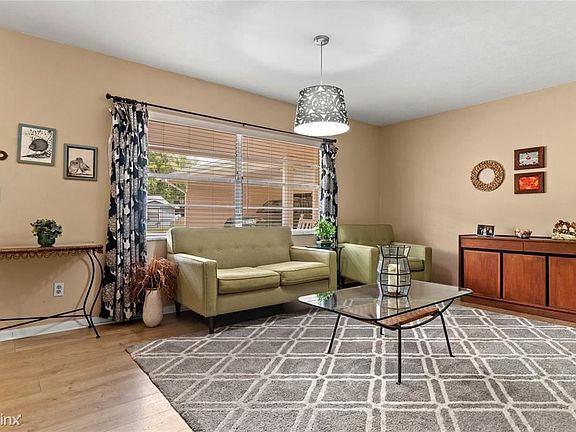5th image of 37108R McMinn Ave