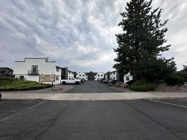 114 W Adams Ave #19, Sisters, OR 97759