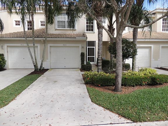 2nd image of 9825 Lago Dr