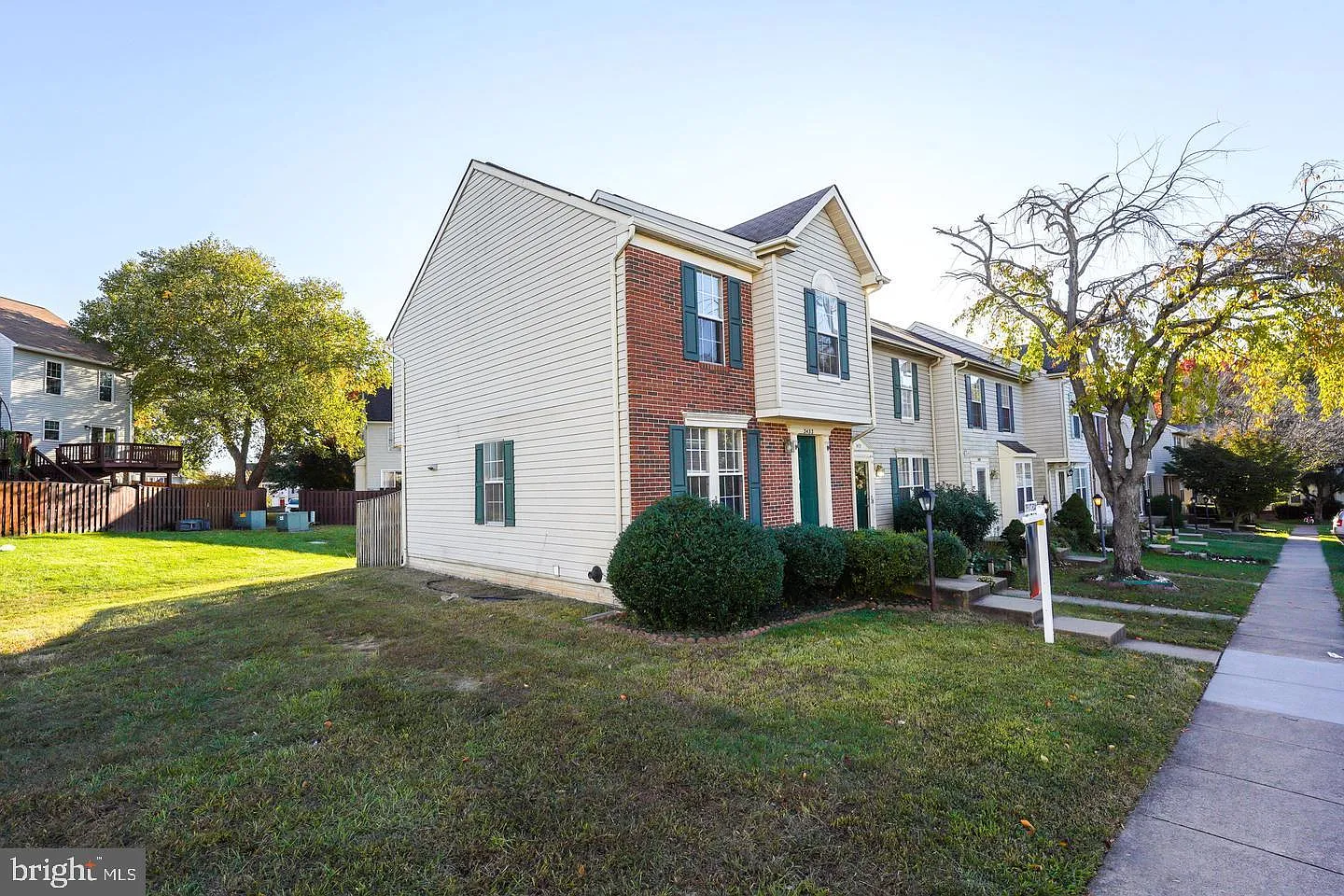 3 bed, 3.5 bath, 1182 sqft, $2,550 — Photo 3