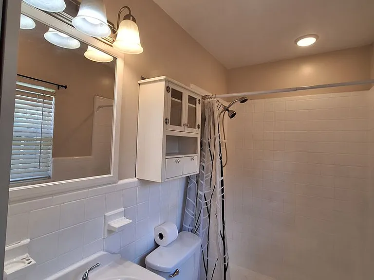 4006 Bayfront Pkwy — Photo 12