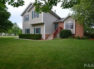 1258 N Forrest Dr, Germantown Hills, IL 61548