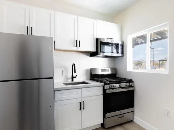 6563 Oasis Avenue, 6563 Oasis Ave APT 1, Twentynine Palms, CA 92277