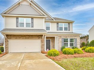 4396 Lochurst Dr, Pfafftown, NC 27040