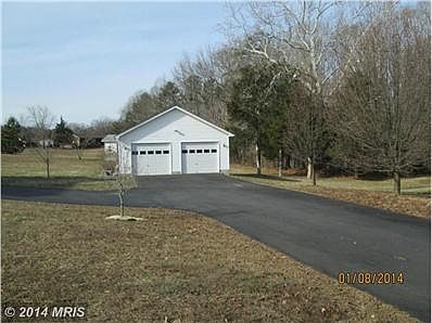 DETACHED 2 CAR GARAGE