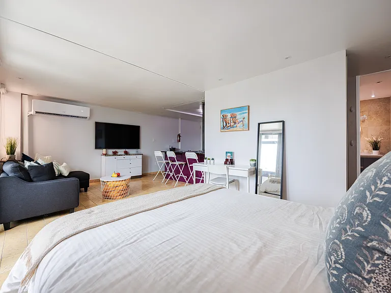 1407 Ashford — Photo 10