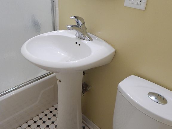 5th image of 214 North Ave #1