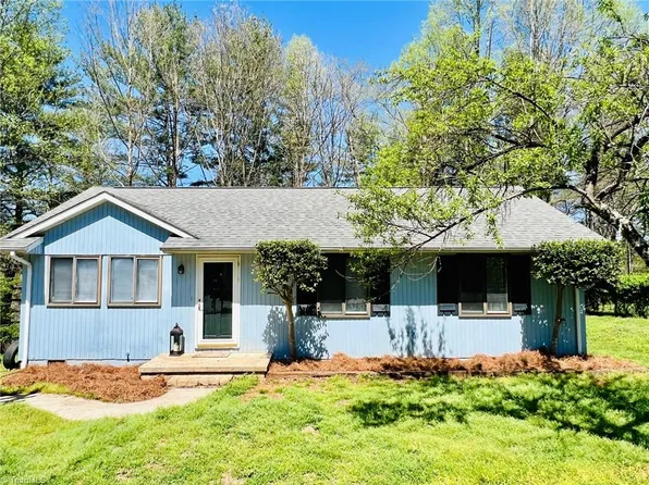 1050 Osborne Sunset Dr, North Wilkesboro, NC 28659