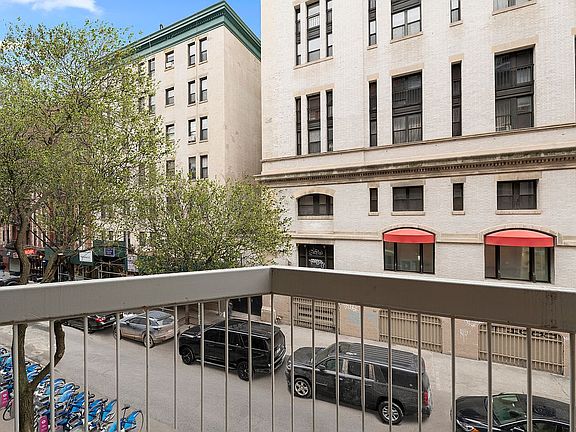 5th image of 184 Thompson St APT 1J