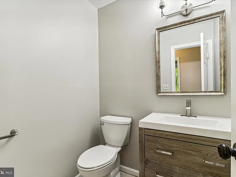 12203 Ashley Ct — Photo 8