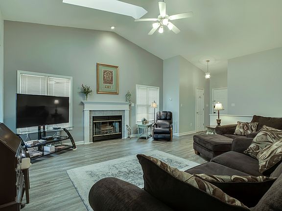 3rd image of 511 Cimarron Cir