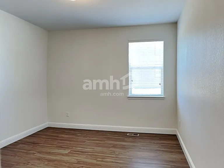 10204 Dogwood St — Photo 13