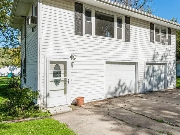 2402 W 78th Ave, Merrillville, IN 46410